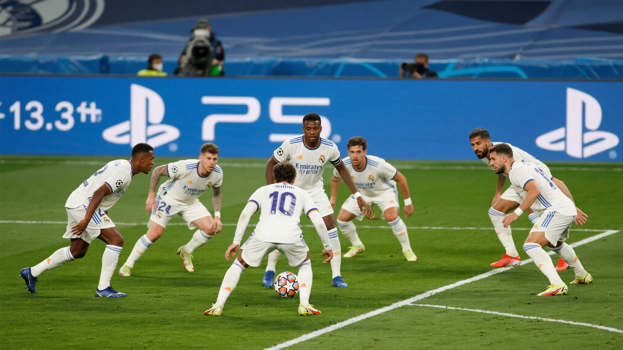 硬实力彰显!13.3亿豪门逆境翻盘 世俱杯7分钟染红仍3-1胜利拒绝爆冷 这个时候,真正考验的是全队上下如何应对这样的突发状